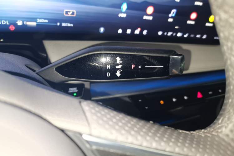 Used Buick GL8 2025 Lu Zun Deluxe Edition Gear Lever