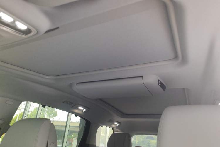 Used Buick GL8 2025 Lu Zun Deluxe Edition Headliner