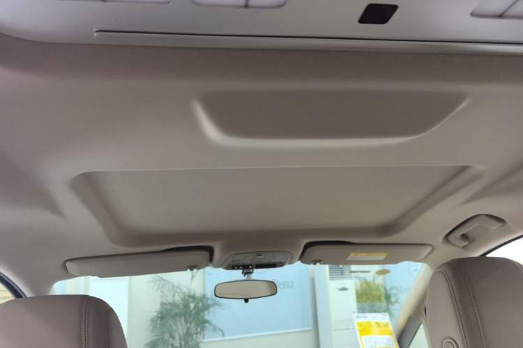 Used Buick GL8 2025 Model Land Cruiser Business Class Comfort DG Edition Headliner
