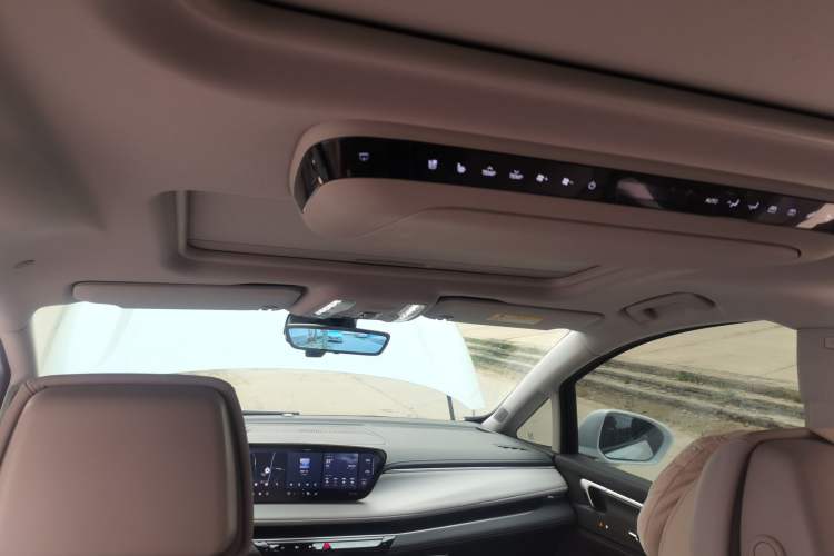 Used Buick GL8 2025 Lu Zun Deluxe Edition Headliner