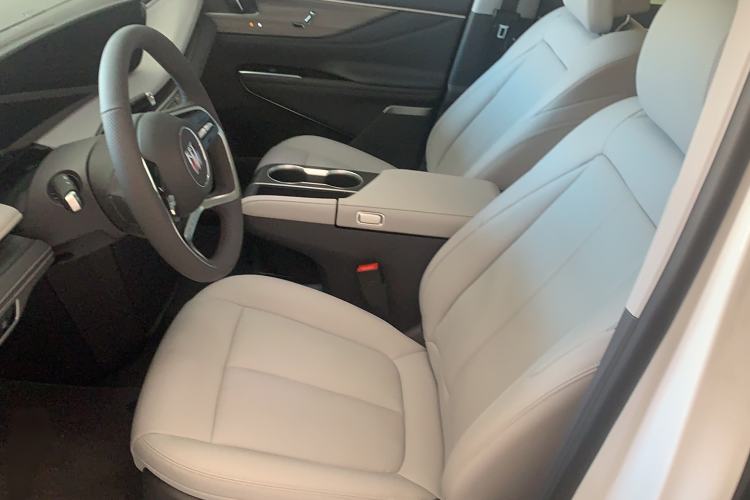 Used Buick GL8 2025 Lu Zun Smart Enjoyment Edition Interior 1
