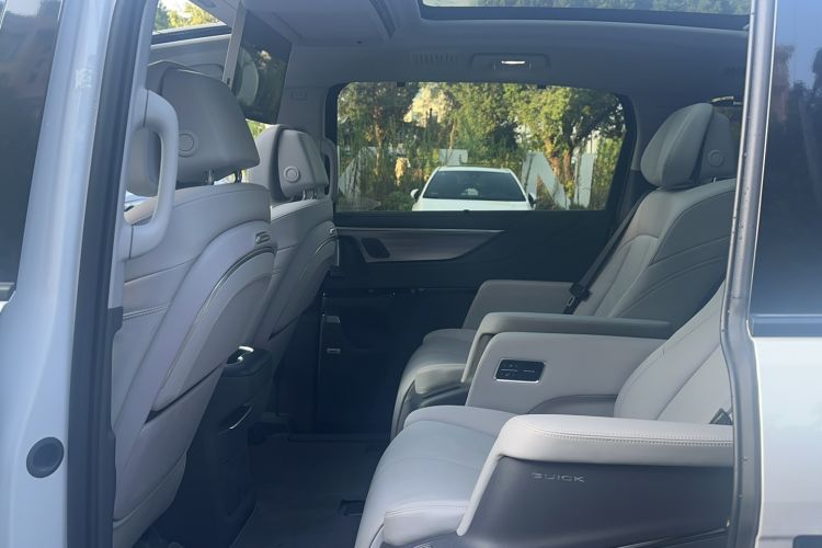 Used Buick GL8 2025 Lu Zun Deluxe Edition Interior 1