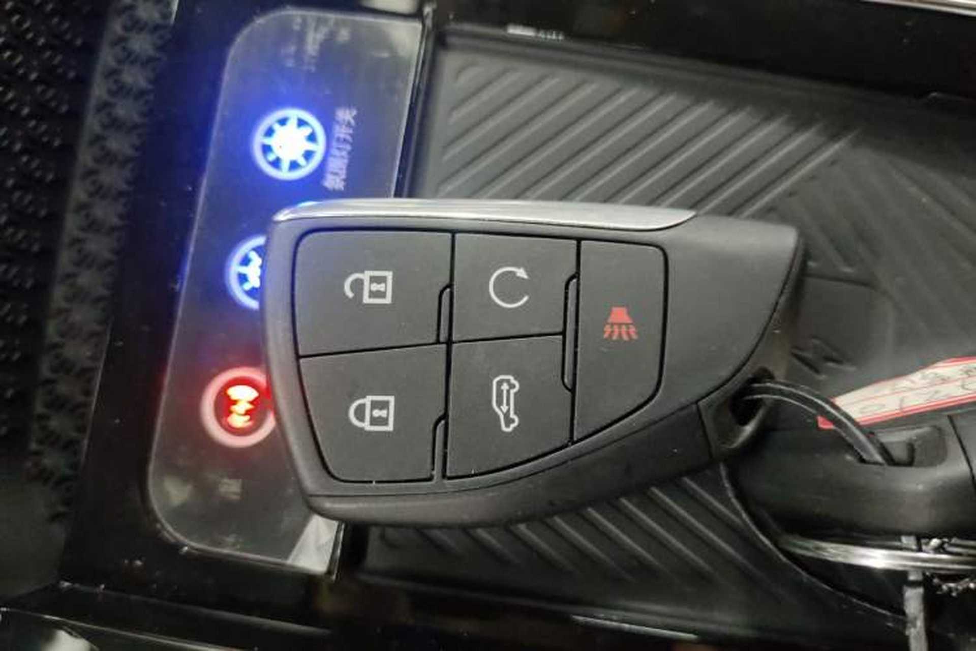 Used Buick GL8 2025 Model Land Cruiser Business Class Comfort DG Edition Interior 1