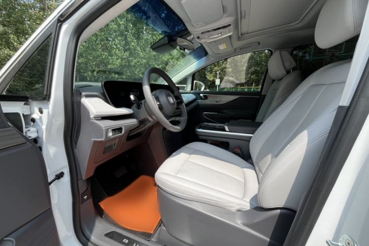 Used Buick GL8 2025 Lu Zun Smart Enjoyment Edition Interior 10