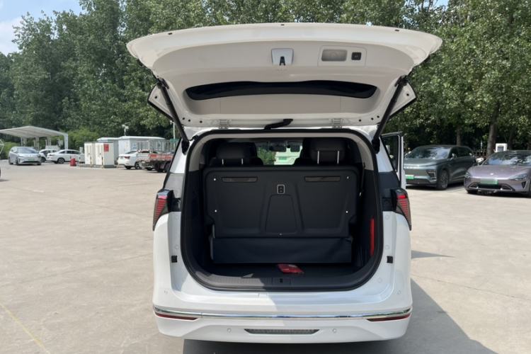 Used Buick GL8 2025 Lu Zun Smart Enjoyment Edition Interior 2