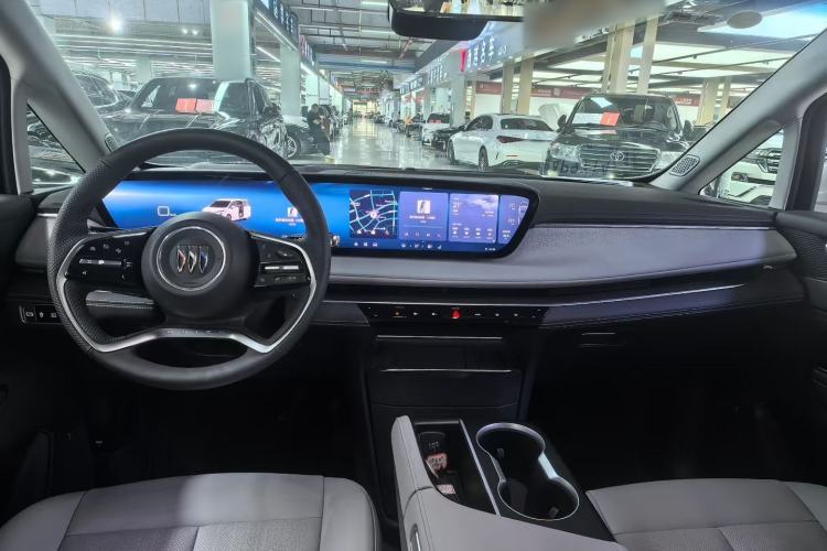 Used Buick GL8 2025 Lu Zun Deluxe Edition Interior 2