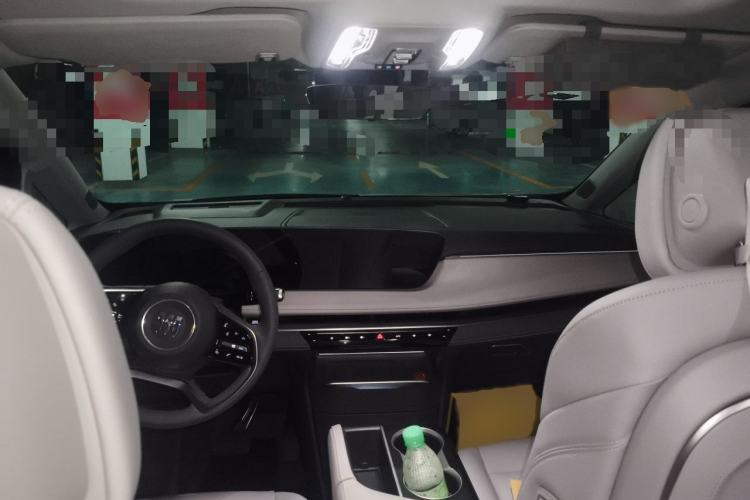 Used Buick GL8 2025 Lu Zun Deluxe Edition Interior 2