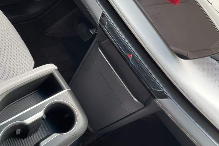 Used Buick GL8 2025 Lu Zun Smart Enjoyment Edition Interior 2