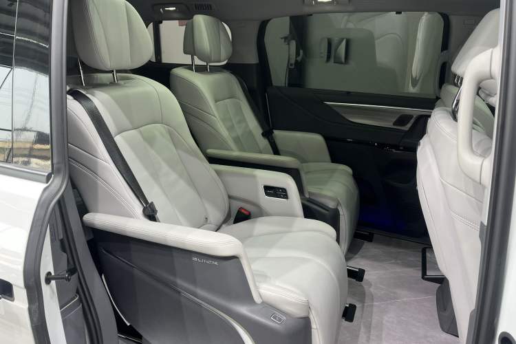 Used Buick GL8 2025 Lu Zun Deluxe Edition Interior 3