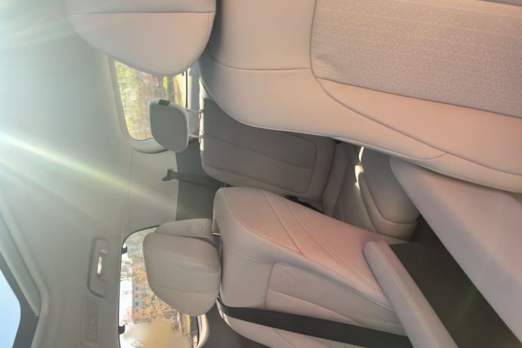 Used Buick GL8 2025 Lu Zun Deluxe Edition Interior 3