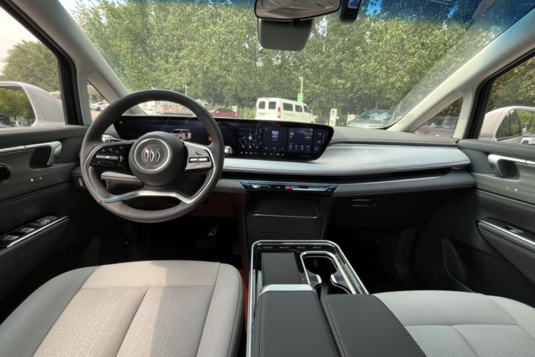 Used Buick GL8 2025 Lu Zun Smart Enjoyment Edition Interior 4