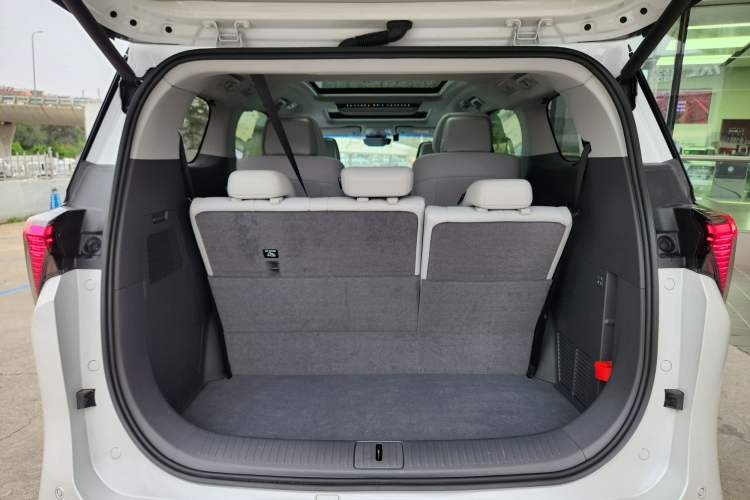 Used Buick GL8 2025 Lu Zun Deluxe Edition Interior 4