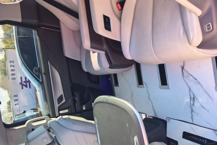 Used Buick GL8 2025 Lu Zun Deluxe Edition Interior 4