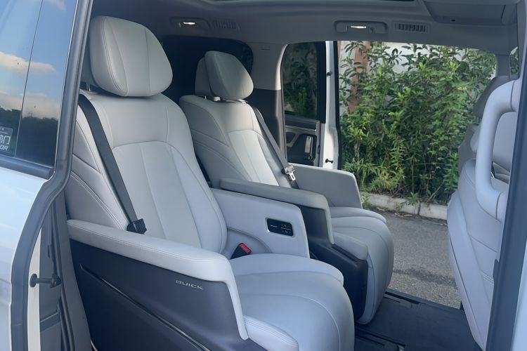 Used Buick GL8 2025 Lu Zun Deluxe Edition Interior 5