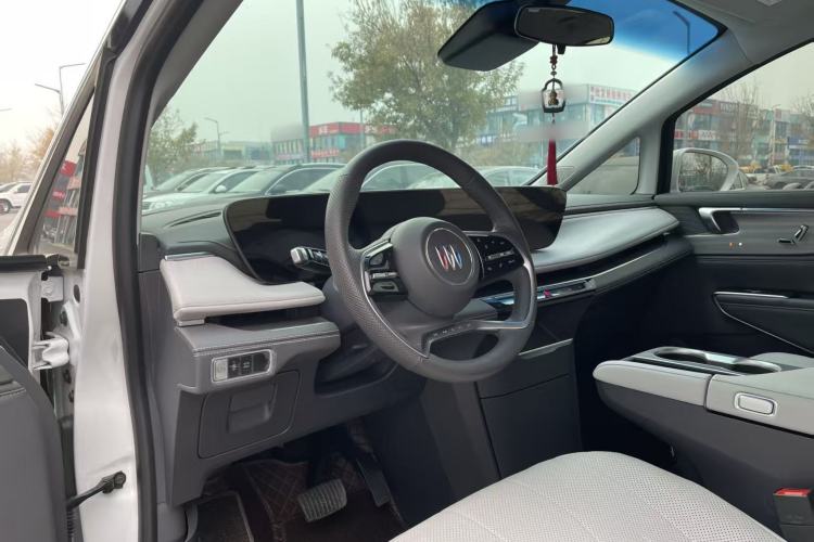 Used Buick GL8 2025 Lu Zun Smart Enjoyment Edition Interior 5