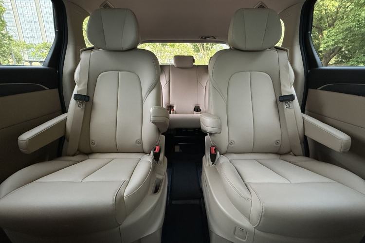 Used Buick GL8 2025 Model Land Executive Class First-Adoption Edition Interior 8