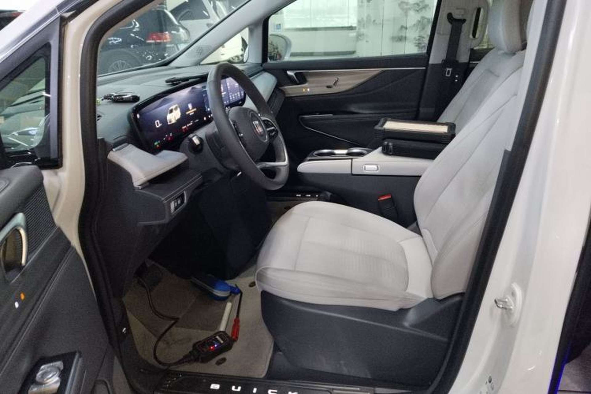 Used Buick GL8 2025 Lu Zun Smart Enjoyment Edition Left Front Seat