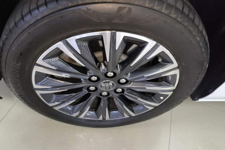 Used Buick GL8 2025 Lu Zun Smart Enjoyment Edition Left Front Wheel Hub