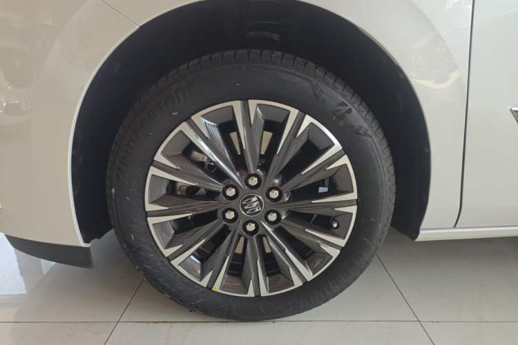 Used Buick GL8 2025 Lu Zun Smart Enjoyment Edition Left Front Wheel Hub