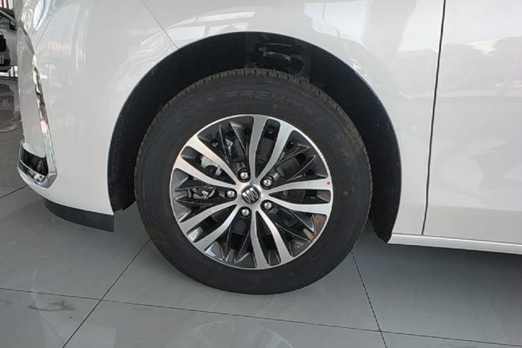 Used Buick GL8 2025 Model Land Cruiser Business Class Comfort DG Edition Left Front Wheel Hub