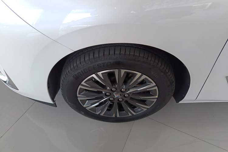 Used Buick GL8 2025 Lu Zun Smart Enjoyment Edition Left Front Wheel Hub