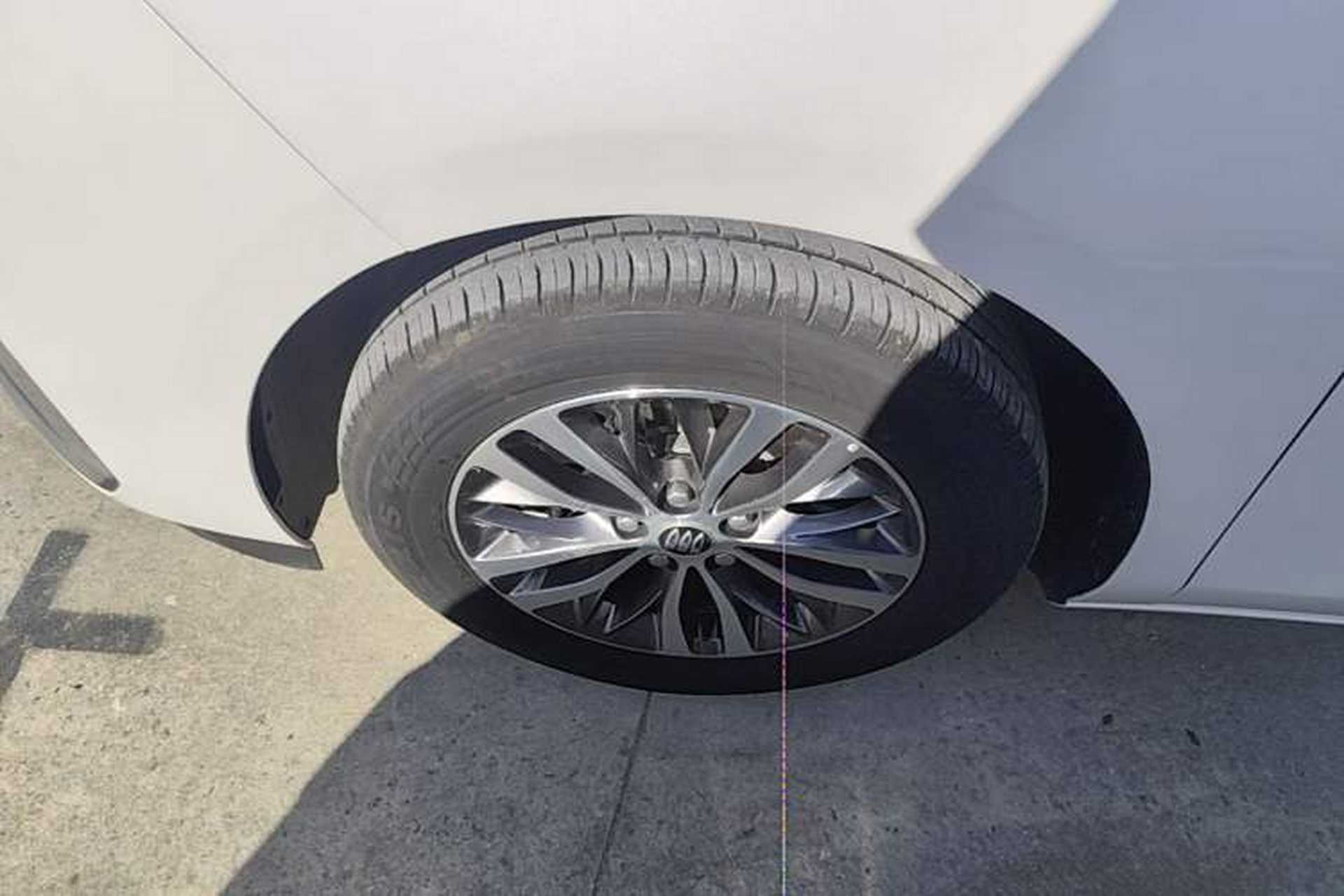 Used Buick GL8 2025 Model Land Executive Class First-Adoption Edition Left Front Wheel Hub