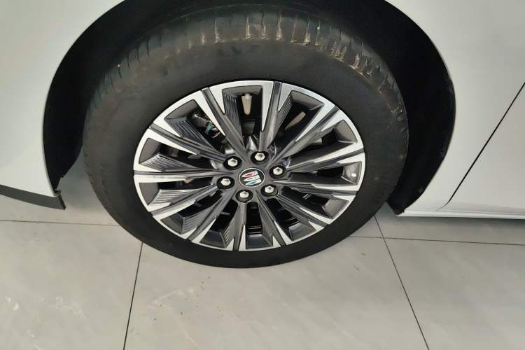 Used Buick GL8 2025 Lu Zun Smart Enjoyment Edition Left Front Wheel Hub