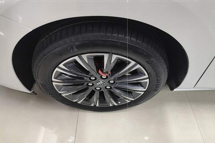 Used Buick GL8 2025 Lu Zun Smart Enjoyment Edition Left Front Wheel Hub