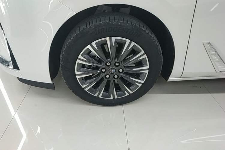 Used Buick GL8 2025 Lu Zun Smart Enjoyment Edition Left Front Wheel Hub