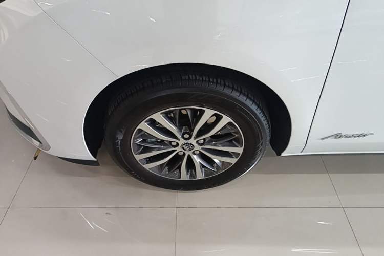 Used Buick GL8 2025 Model Land Executive Class First-Adoption Edition Left Front Wheel Hub