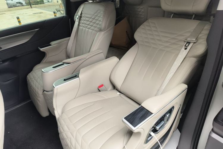 Used Buick GL8 2025 Lu Zun First Edition Left Rear Seat
