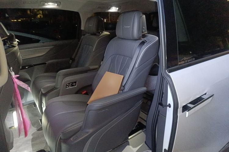 Used Buick GL8 2025 Lu Zun Deluxe Edition Left Rear Seat