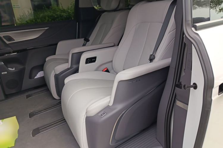 Used Buick GL8 2025 Lu Zun Deluxe Edition Left Rear Seat