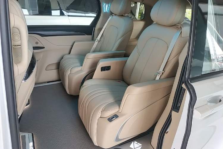Used Buick GL8 2025 Model Land Cruiser Business Class Comfort DG Edition Left Rear Seat