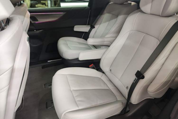 Used Buick GL8 2025 Lu Zun Smart Enjoyment Edition Left Rear Seat