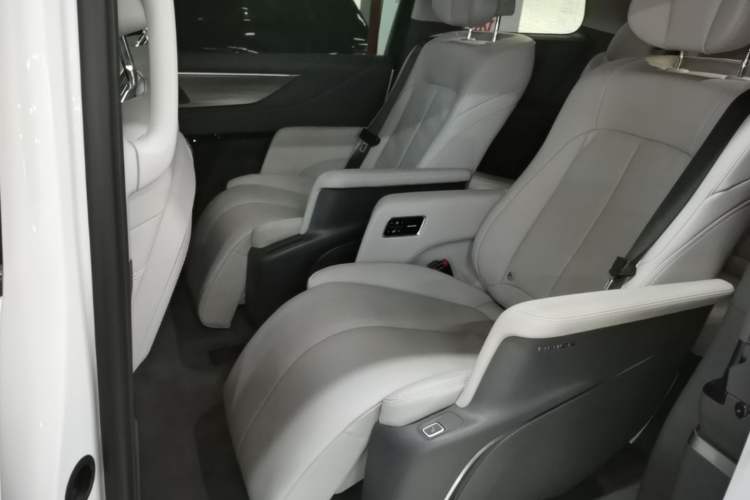 Used Buick GL8 2025 Lu Zun Deluxe Edition Left Rear Seat