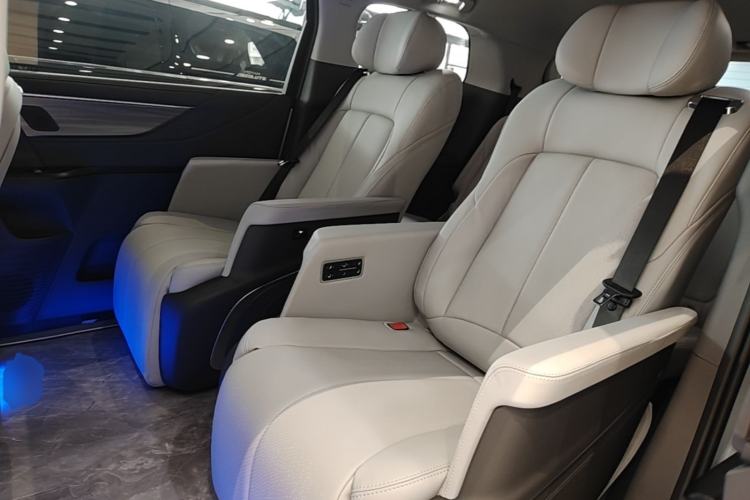 Used Buick GL8 2025 Lu Zun Smart Enjoyment & Yue Edition Left Rear Seat