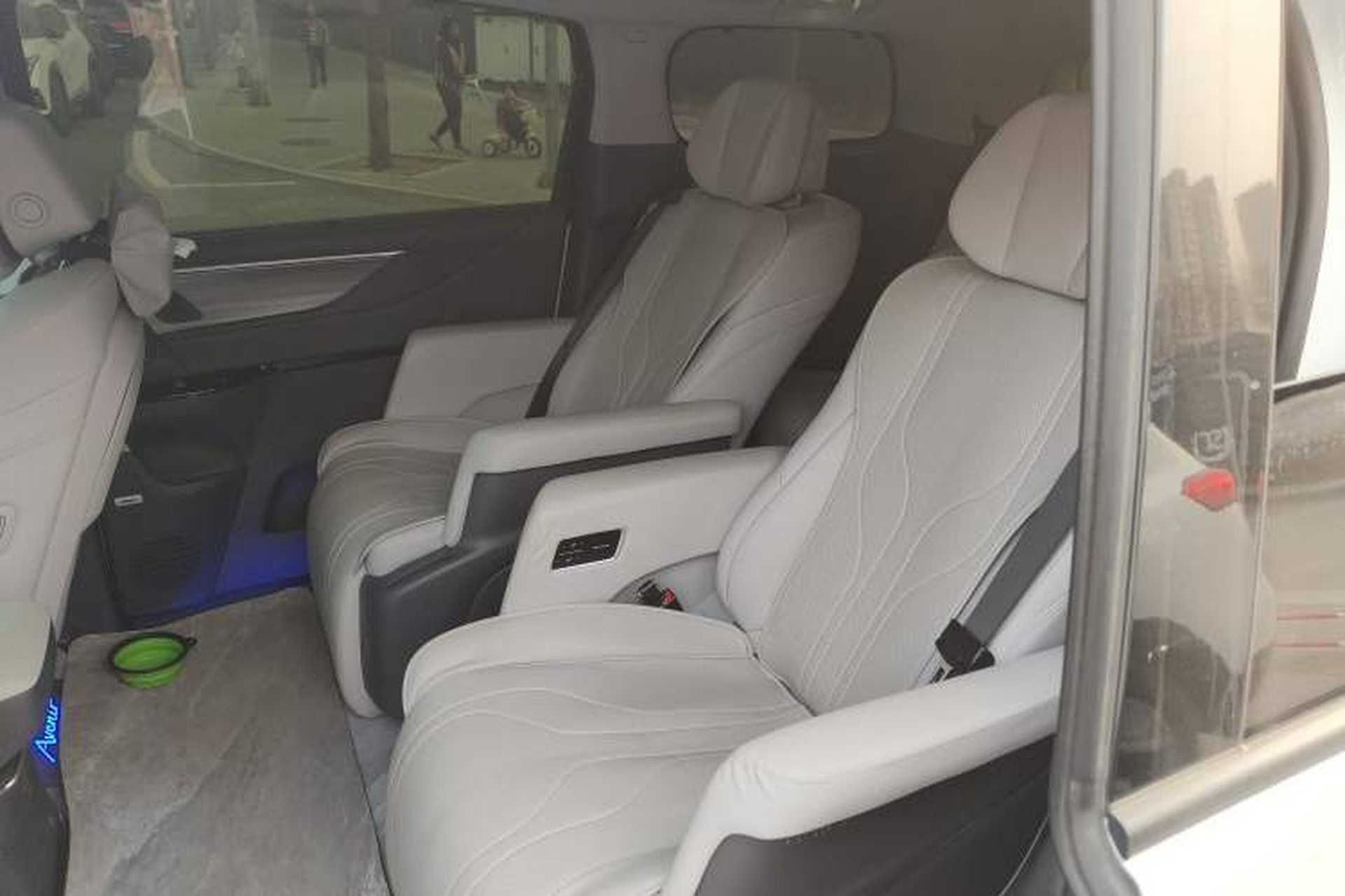Used Buick GL8 2025 Lu Zun Deluxe Edition Left Rear Seat