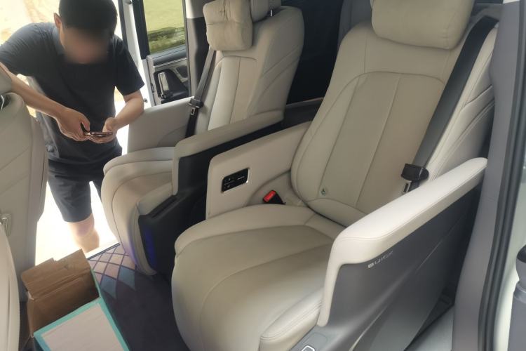 Used Buick GL8 2025 Lu Zun Deluxe Edition Left Rear Seat