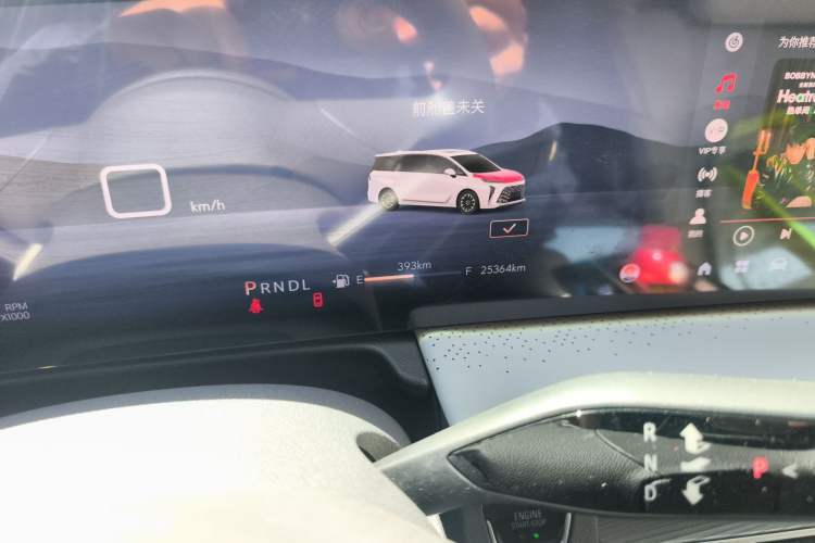 Used Buick GL8 2025 Lu Zun First Edition Odometer Close Up