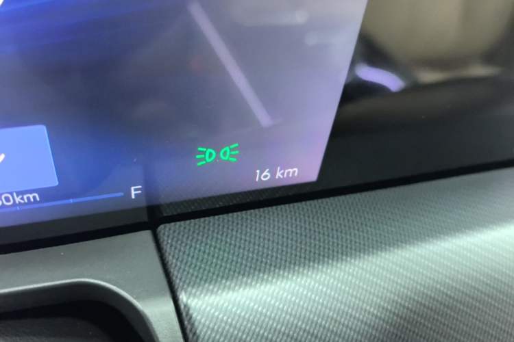 Used Buick GL8 2025 Model Land Cruiser Business Class Comfort DG Edition Odometer Close Up
