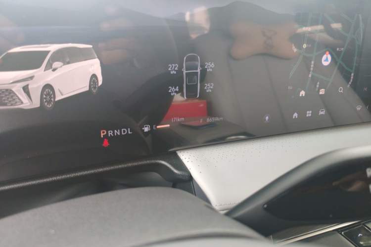 Used Buick GL8 2025 Lu Zun Smart Enjoyment Edition Odometer Close Up