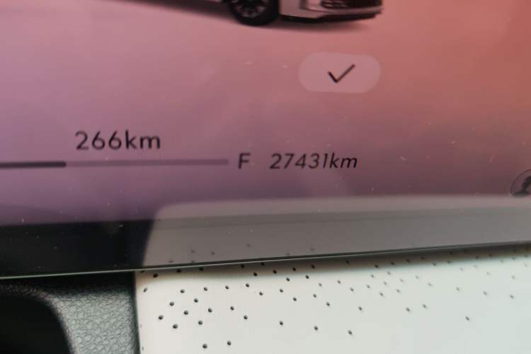 Used Buick GL8 2025 Lu Zun Smart Enjoyment & Yue Edition Odometer Close Up