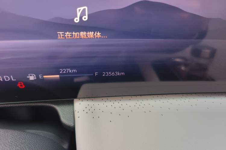 Used Buick GL8 2025 Lu Zun Smart Enjoyment & Yue Edition Odometer Close Up