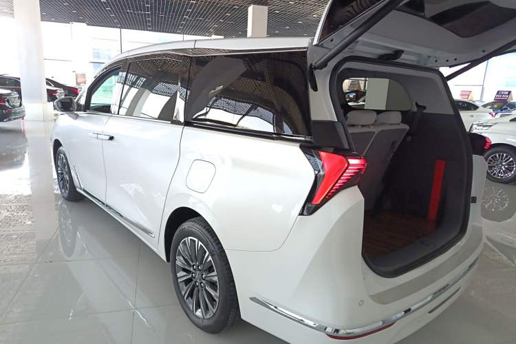 Used Buick GL8 2025 Lu Zun Smart Enjoyment Edition Rear Left 45 Deg