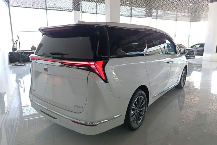 Used Buick GL8 2025 Lu Zun Smart Enjoyment Edition Rear Right 45 Deg