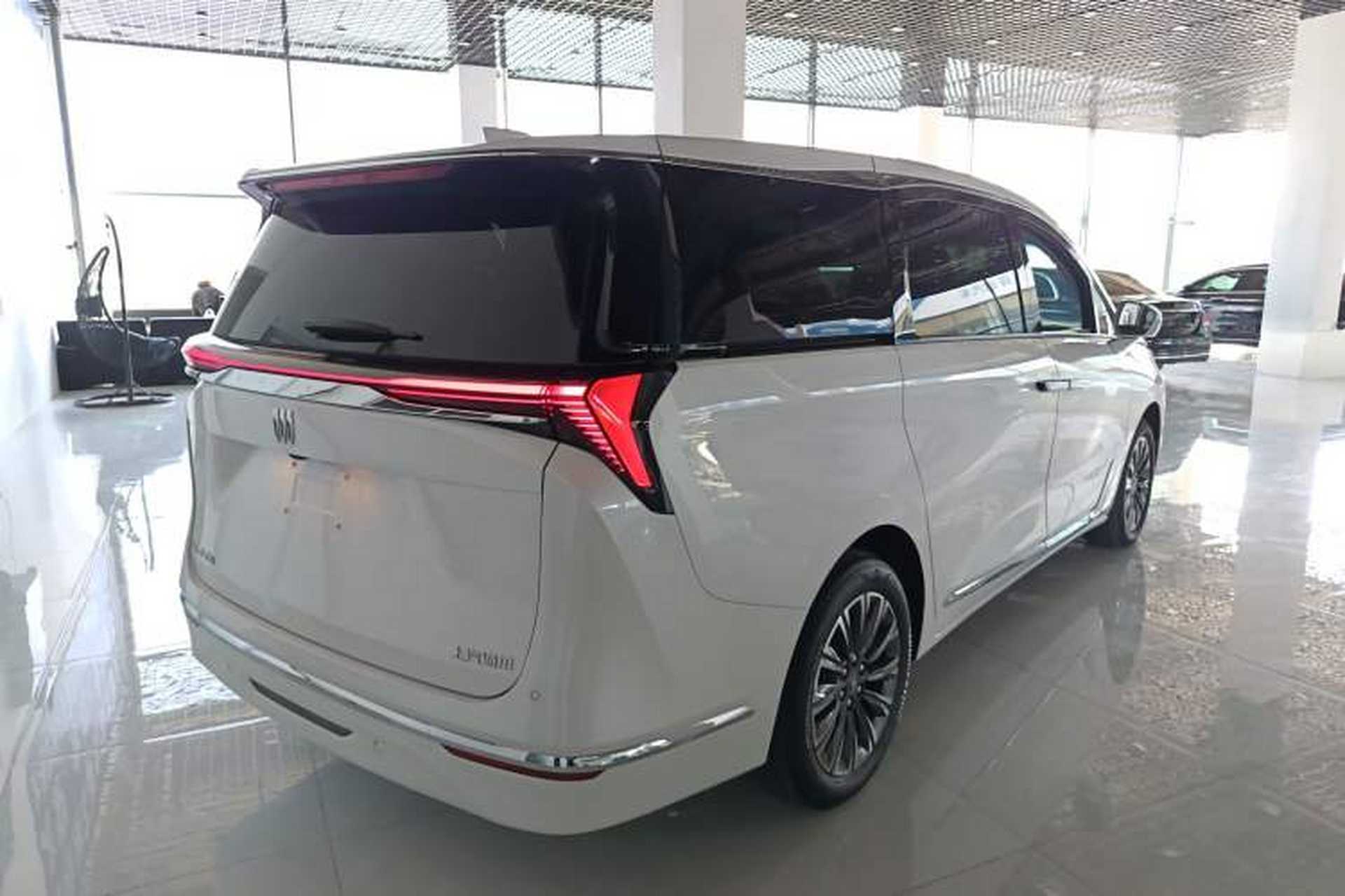 Used Buick GL8 2025 Lu Zun Smart Enjoyment Edition Rear Right 45 Deg