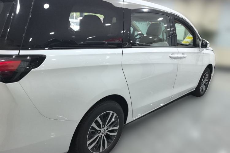 Used Buick GL8 2025 Model Land Cruiser Business Class Comfort DG Edition Rear Right 45 Deg