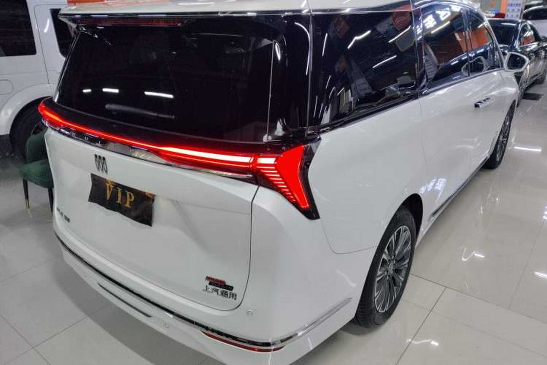 Used Buick GL8 2025 Lu Zun Smart Enjoyment Edition Rear Right 45 Deg