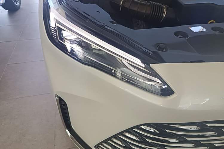 Used Buick GL8 2025 Model Land Executive Class First-Adoption Edition Right Front Headlight
